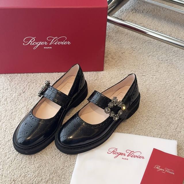 Rv Brogue Mary Jane Shoes with Rhinestone Buckle These brogues are a true gem in