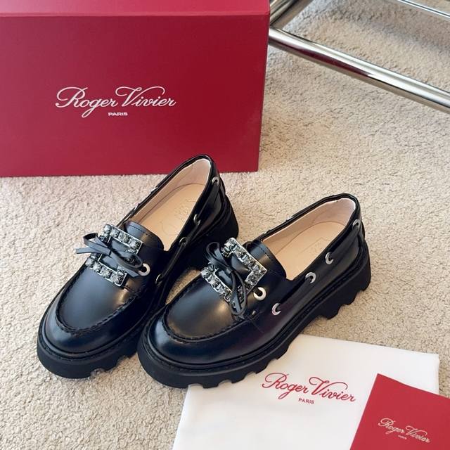 Rv New Bow Loafers Discover this treasure of a loafer, achieving sweet and cool