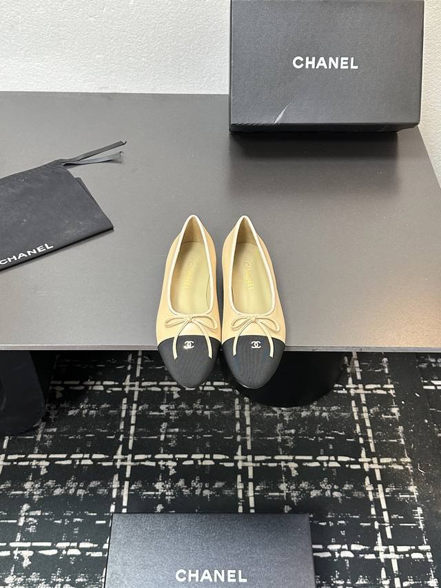 Chanel Coco Leather Bow Flat Ballet Flats with Lizard Pattern: A classic reimagi