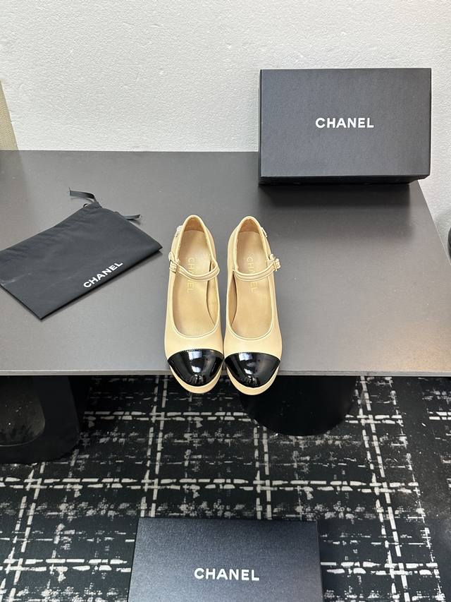 Chanel 25p runway style platform Mary Jane shoes 4.5cm platform, 10cm heel! Very