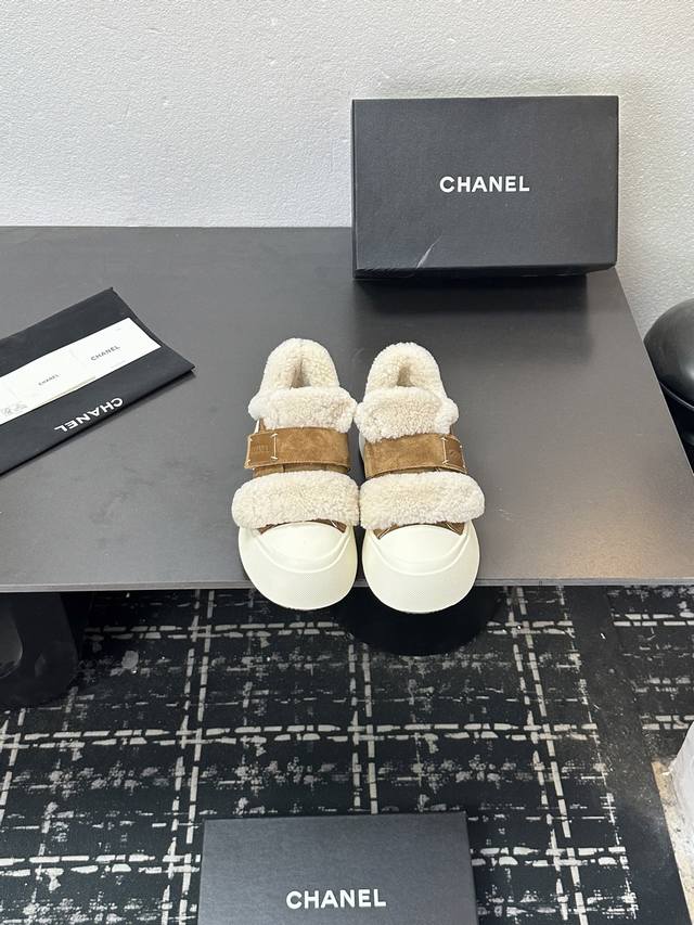 Chanel Platform Wool Velcro Warm Shoes (Biscuit Shoes) These are extremely popul