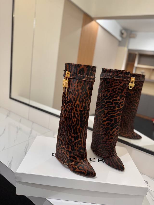 Authentic Custom-Made Version Givenchy New High-Heeled Boots, Highest Quality Ve