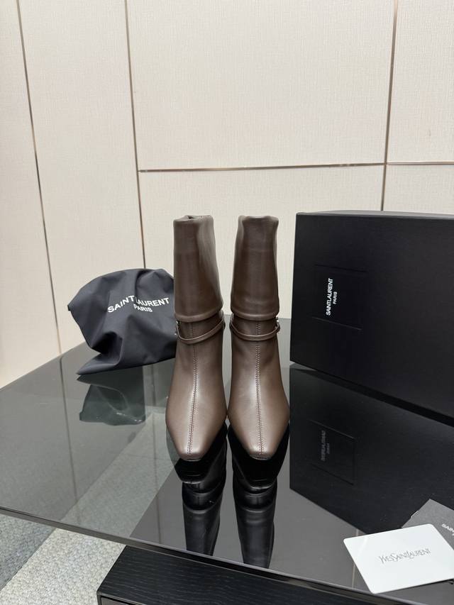 Saint Laurent YSL Exclusive Side Zipper Ankle Boots! Latest Autumn/Winter Collec