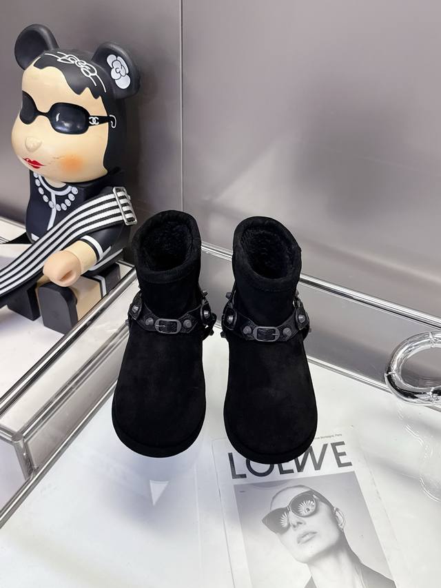 Sizes 35-40, 41 (Custom Made) Balenciaga 2025 Fall/Winter Ski Boots are a perfe