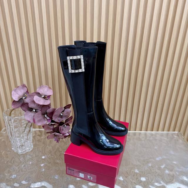 Top-tier Roger Vivier 2025 New Rv Rhinestone Square Buckle Chelsea Boots Chunky