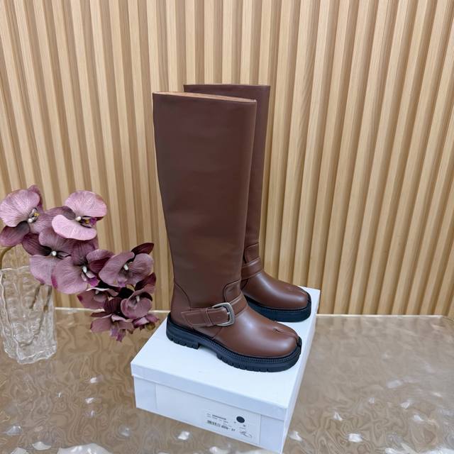 2025 New Maisonmargiela Mm6 Classic Retro Belt Buckle Split-Toe Boots Series Sho