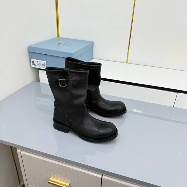 Prada 25 Latest Platform Martin Boots! Hot Series embodies urban style, showcas
