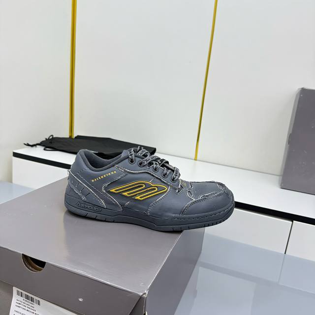 Balenciaga's latest Fall/Winter Hamp Tons couple sneakers Highly recommended by