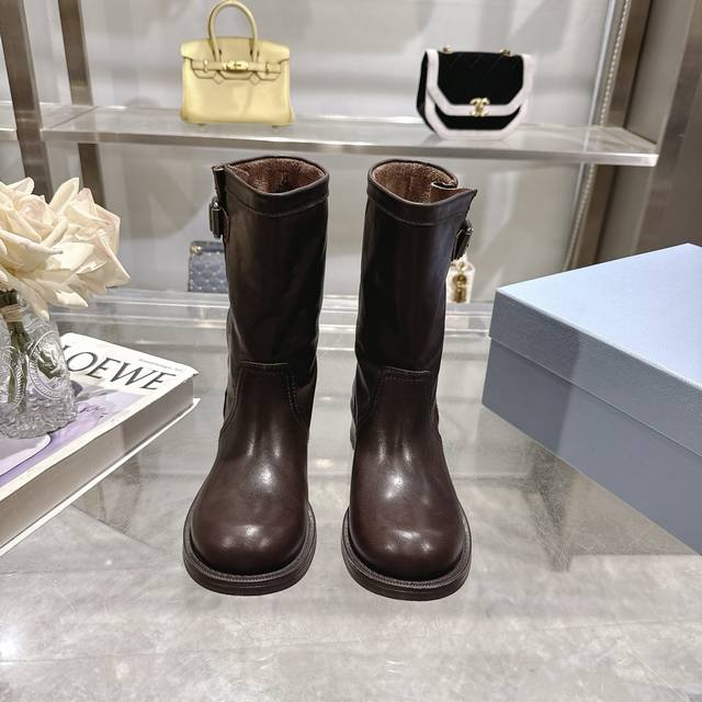 Prada Autumn/Winter New Chunky Heel Riding Boots, Fashionable Platform Chelsea
