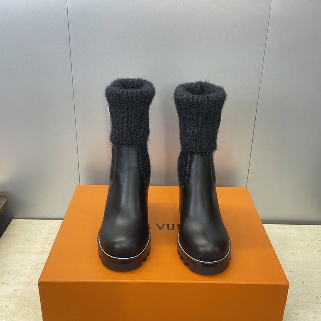 Factory Price Louis Vuitton* 2025 Autumn/Winter New Chelsea Style Stretch Motorc