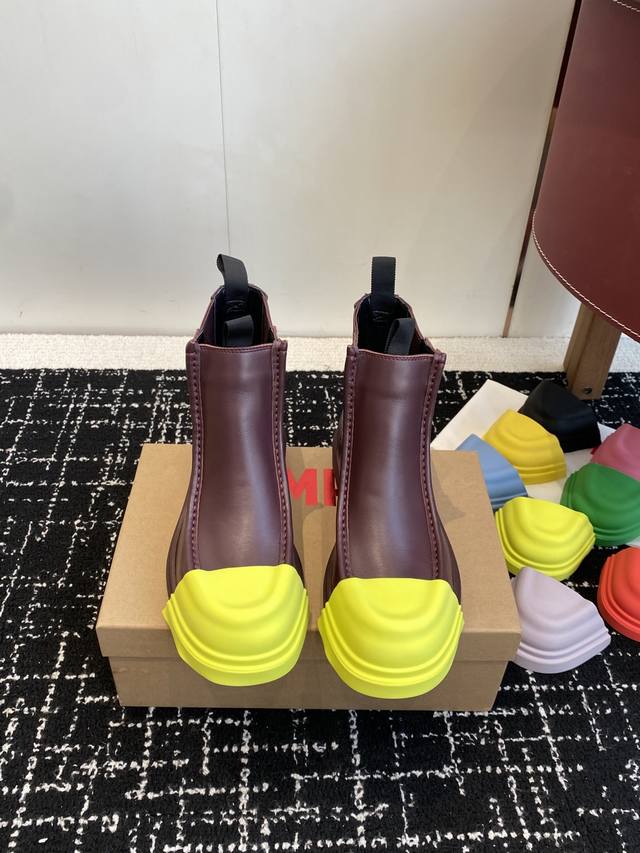 Retail-grade 7 colors of shoe toe for any combination, plus an extra pair of sho