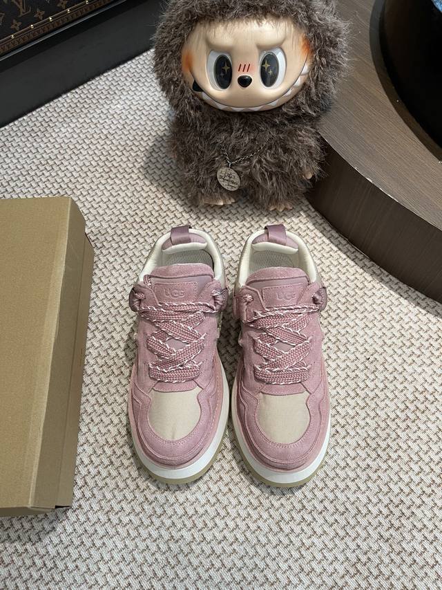 Ugg 25 New Platform Shoes. The entire shoe is sourced from the original manufact