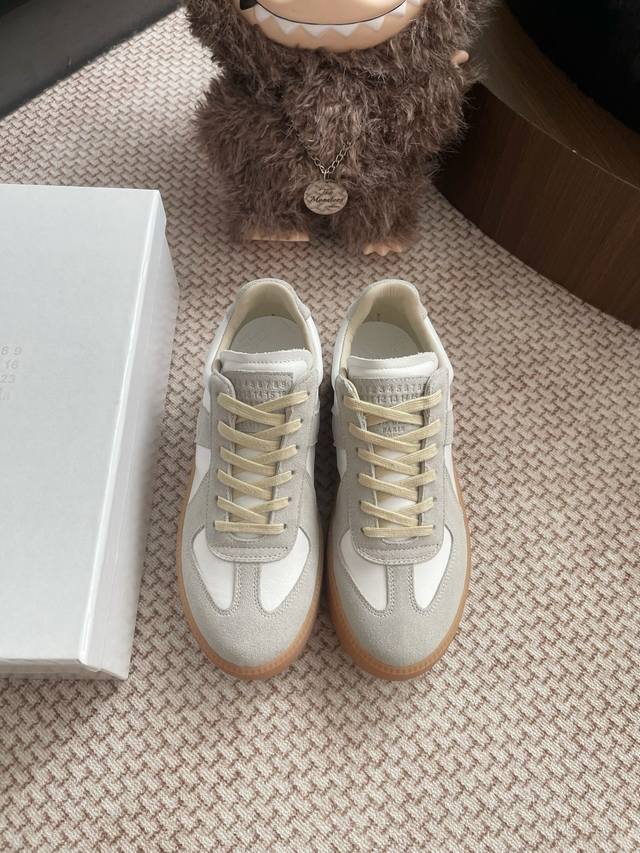 Mm6 Thick-soled German training shoes. The entire shoe is sourced from the origi