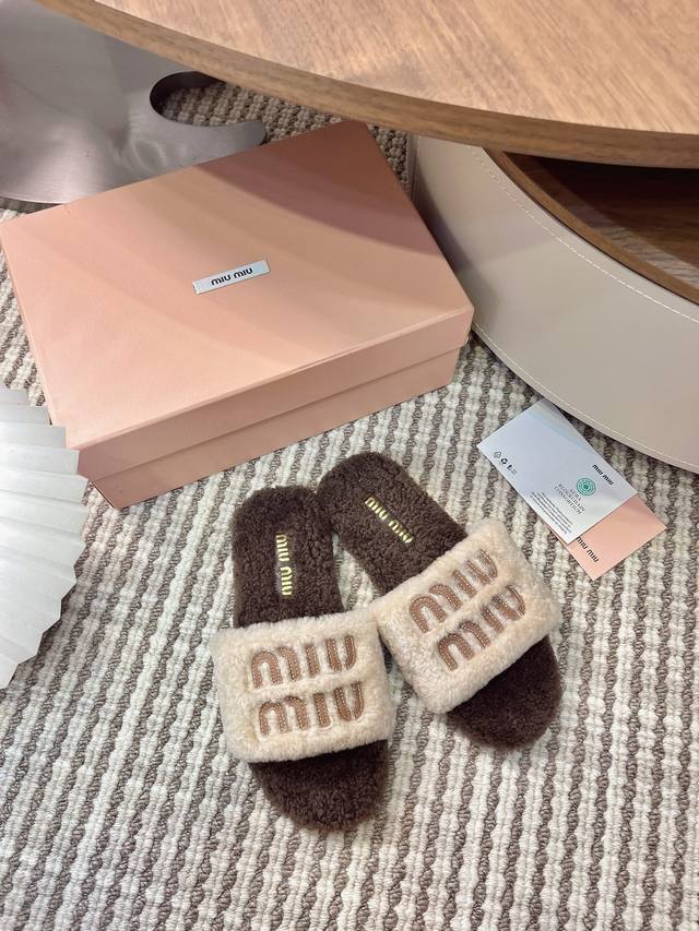Miumiu 25Ss Autumn/Winter Runway New Celebrity Style Flat Home Furnished Slipper
