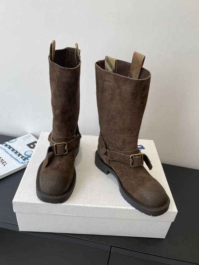 Top-tier Burberry 25Ss Fall/Winter New Mid-Calf Boots Burberry, designed by Dani