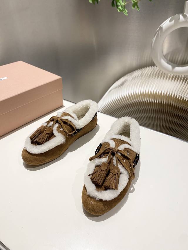 Miu Miu 2025 Flat Loafers with Furry Linings, New Fashion Show Style with Tasse