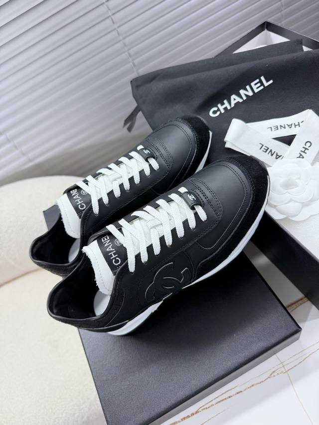 Chanel Black and White Panda Shoes, German Training Shoes; Sneakers Simple low-t
