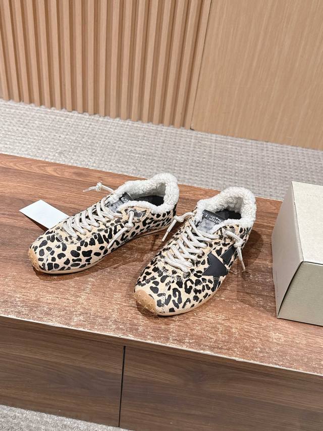 The new distressed lamb wool sneakers are an absolute must-have fashion item, lo