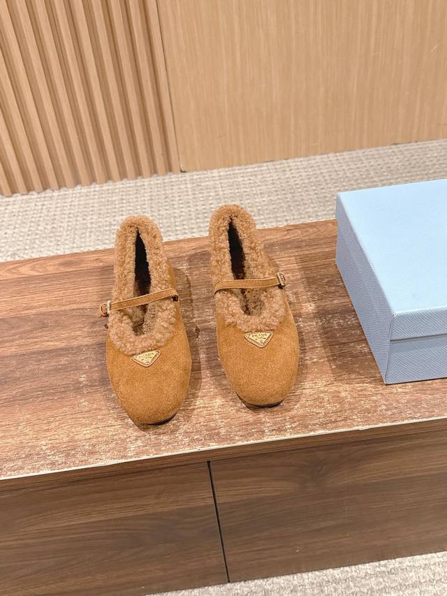 Prada Autumn/Winter New Arrival Mary Jane Flat Shoes, Simple, Comfortable, and