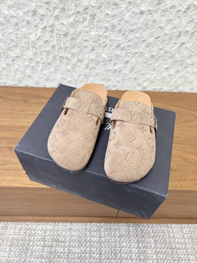 G751 Louis Vuitton