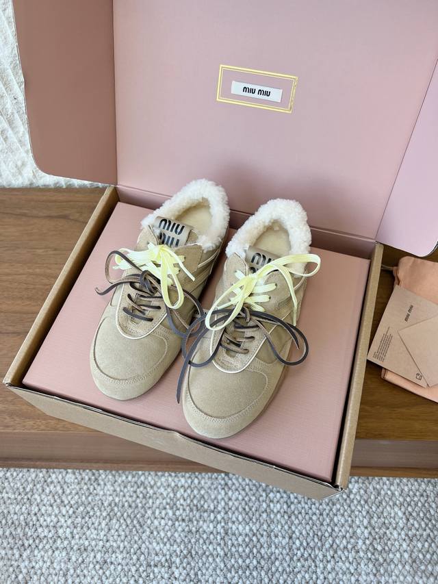 G588 Miu Miu 25Ss Spring/Summer New Collection Runway Miu Miu German Training Ca