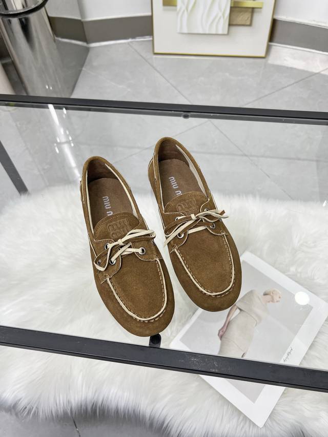 Miu Mi's 2025 Early Spring Runway New Arrival