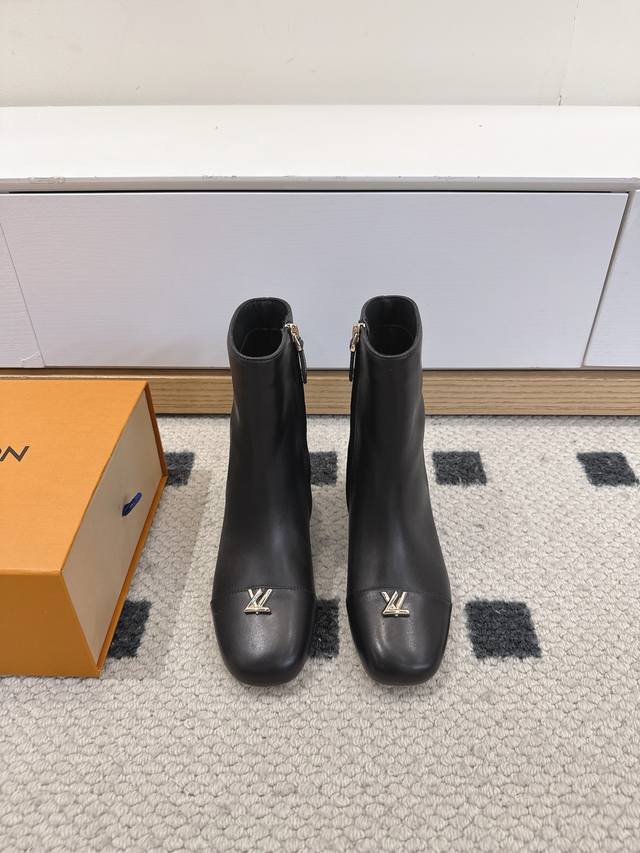 Louis Vuitton 25Ss Lv Metallic Ornament High-High Retro Ankle Boots Versatile an