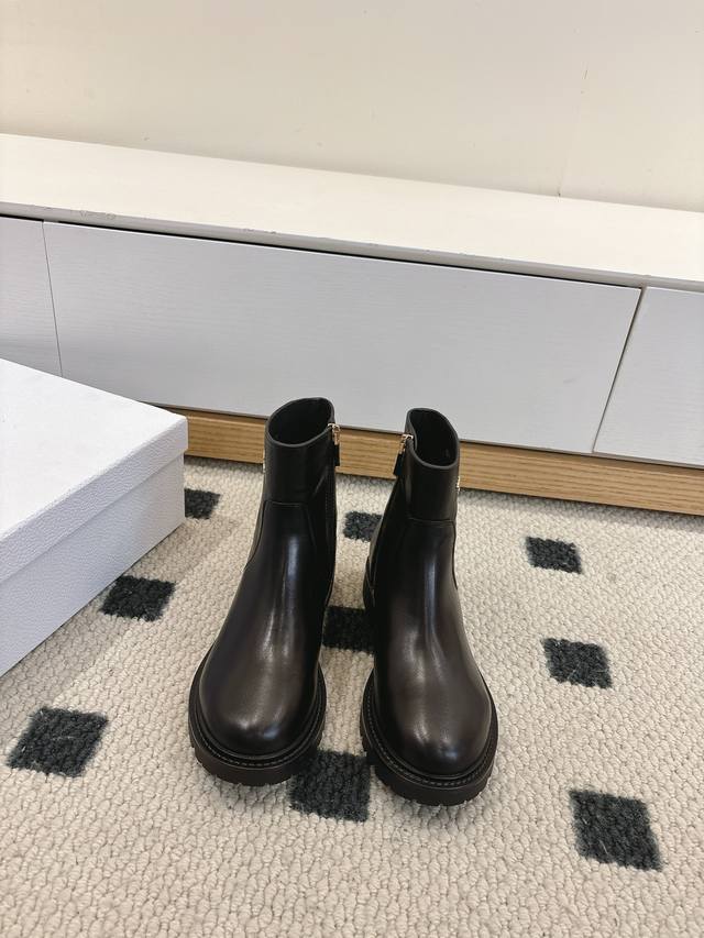 Top-tier version Dior 25 New Alps D-Quest Ankle Boots This D-Quest ankle boot is
