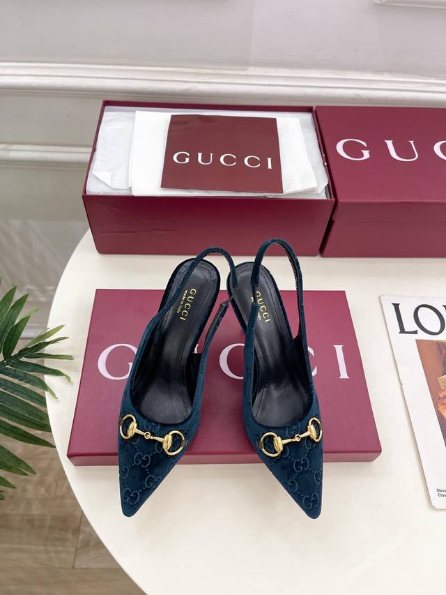 Gucci 2025 Fall/Winter New Arrival: Classic Horsebit Pointed Toe Open Back High-
