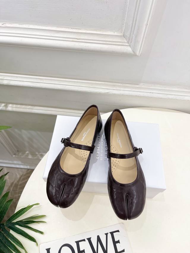 Maison Margiela Mm6 2025 Spring/Summer New Retro Mary Jane Split-Toe Shoes Mm6,