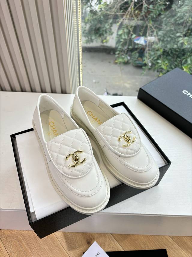 G302 Chanel * Chanel Lock Loafers, New Style, Truly a Representative of Chic and