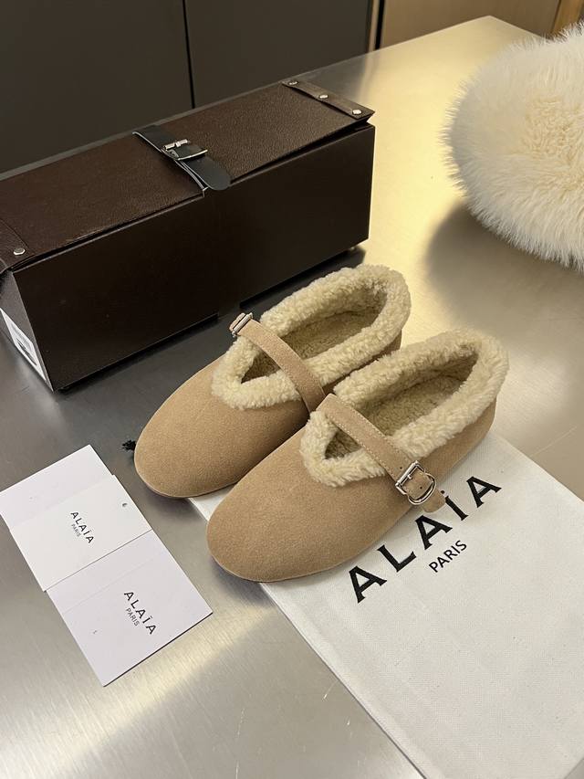 Aleia's new top-grade wool Mary Jane shoes with buckle design, featuring a nove