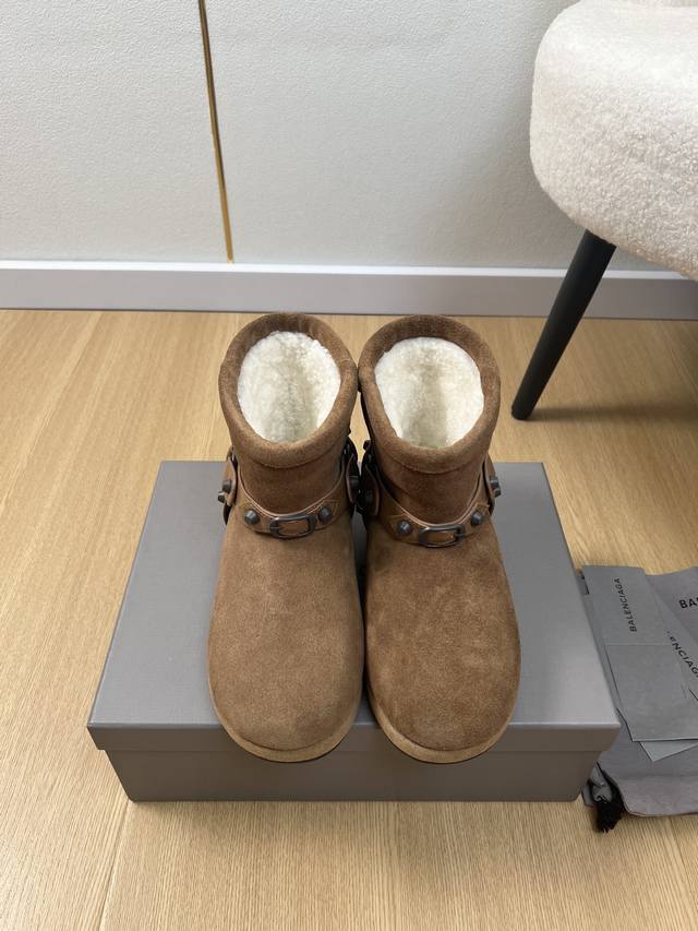 Balenciaga 2025 Balenciaga 2025 Fall/Winter New Arrivals - Latest Studded Buckle