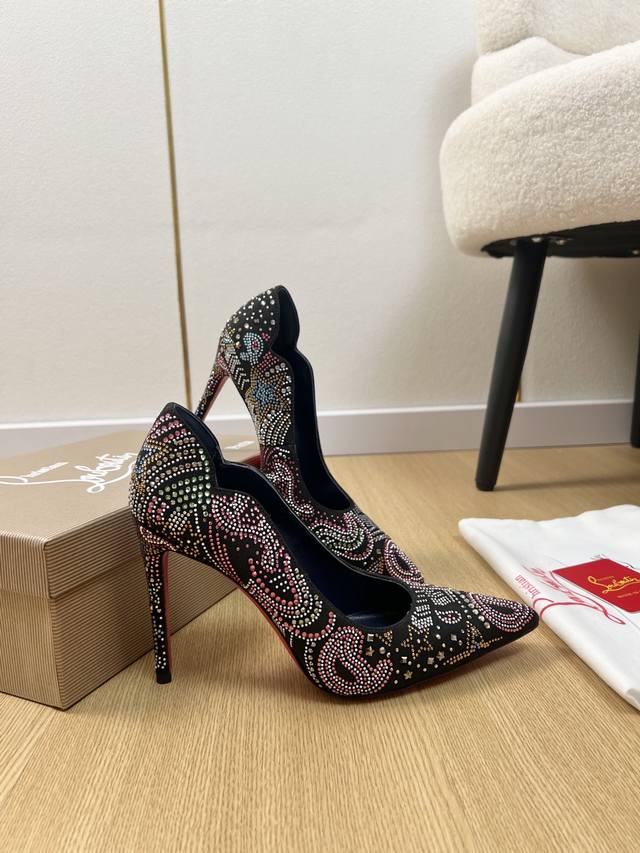 Christian Louboutin 2025 Cl's 2025 Spring/Summer New Arrivals, Latest Hot Item f