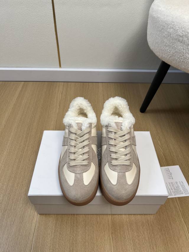High-quality Maison Margiela 2025 Mm6 2025 Autumn/Winter New Arrival, Latest Ho