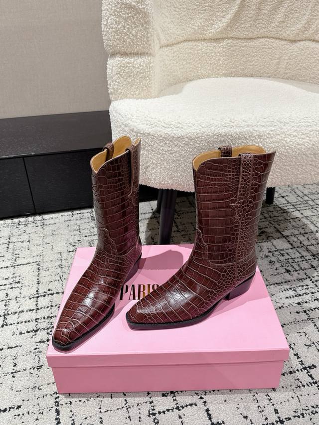 paris Texas Fall/Winter 2025 Runway Western Boots - Effortlessly Stylish! Paris