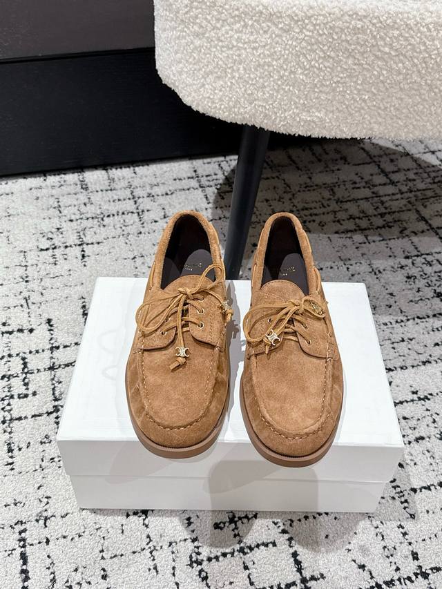 Celine 25 New Flat Retro Lightweight Loafers A hot item among online influencers