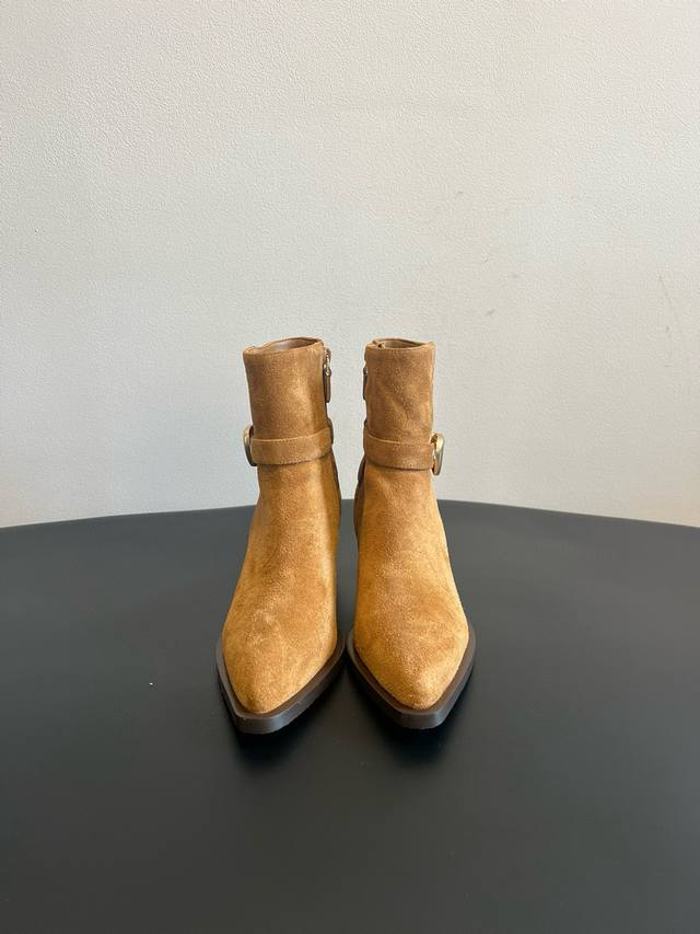 Retro Modern Pointed-Toe Ankle Boots (Size Duplicate, Imported) Crafted from fin