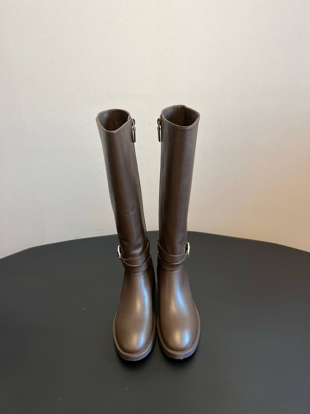 Original Stuartweitzma*25 Round Toe Buckle Boots So comfortable! The most versat