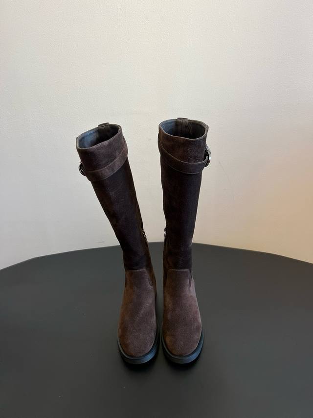 Original Stuartweitzma*25 Round Toe Buckle Boots So comfortable! The most versat