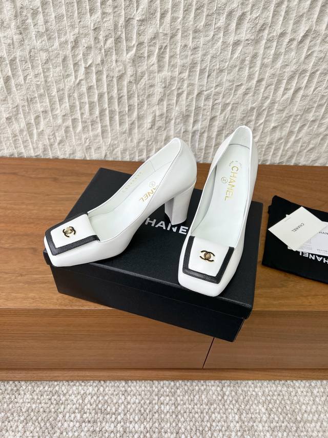 G081 Chanel 25K Runway Style Double C Buckle Square Toe High Heels When the ligh