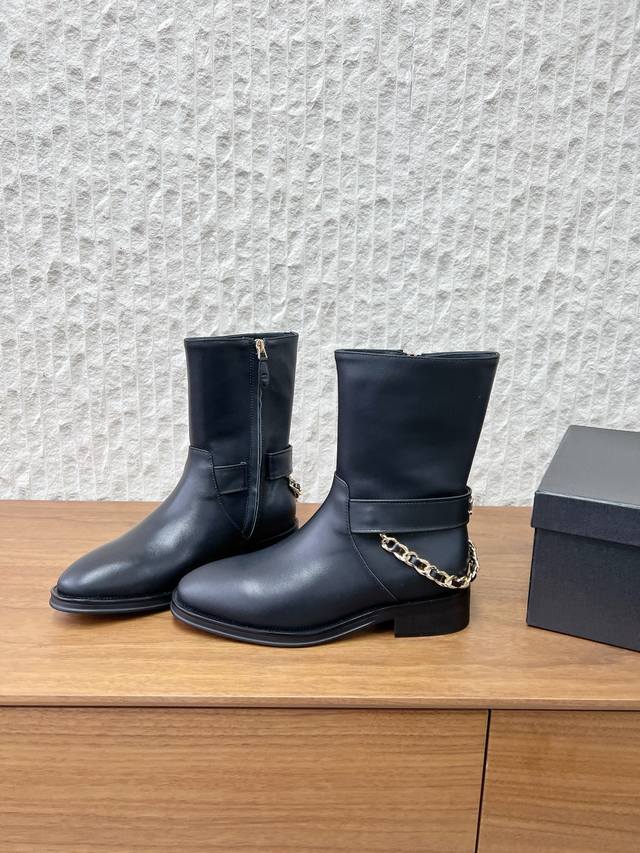G086 Chanel 25Ss Autumn/Winter New Classic Chain Riding Boots This year's best c