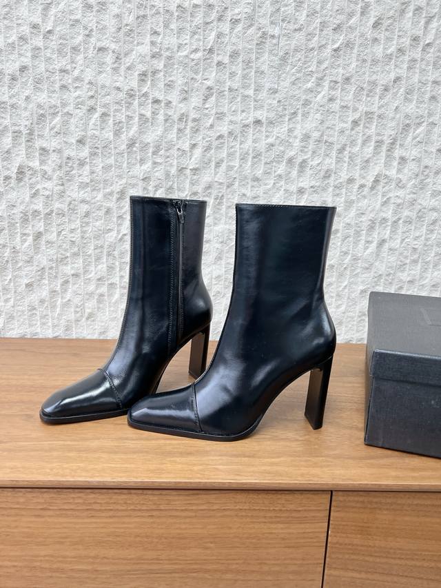 G731 Saint Laurent 25Ss Fall/Winter New Arrival Side Zipper High-Heeled Ankle Bo