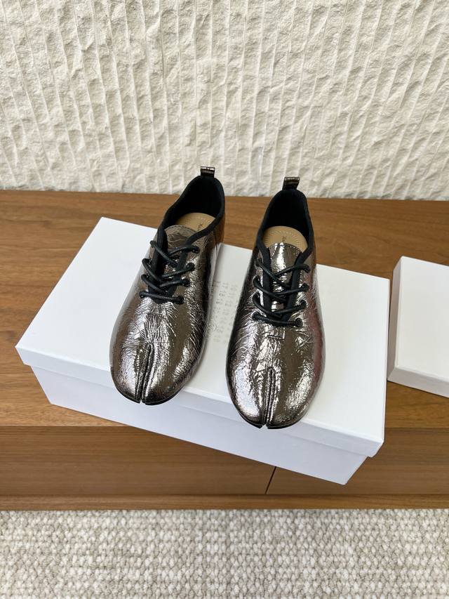 Bursting Leather G279 Maison Margiea Mary Jane Lace-up Split-Toe Shoes 25Ss Aut