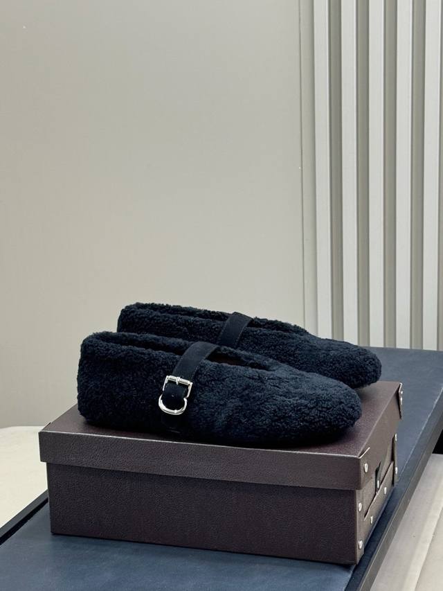 G101 Alaia Fw25 New Arrival