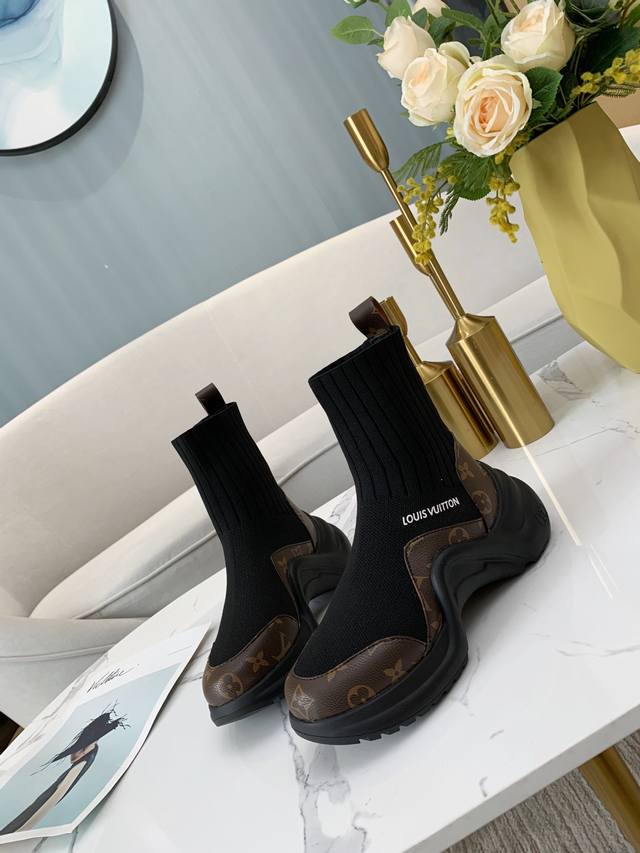 Lv chunky sneakers. Material: Eco-friendly PVC yarn patchwork; Outsole: TPU shoc