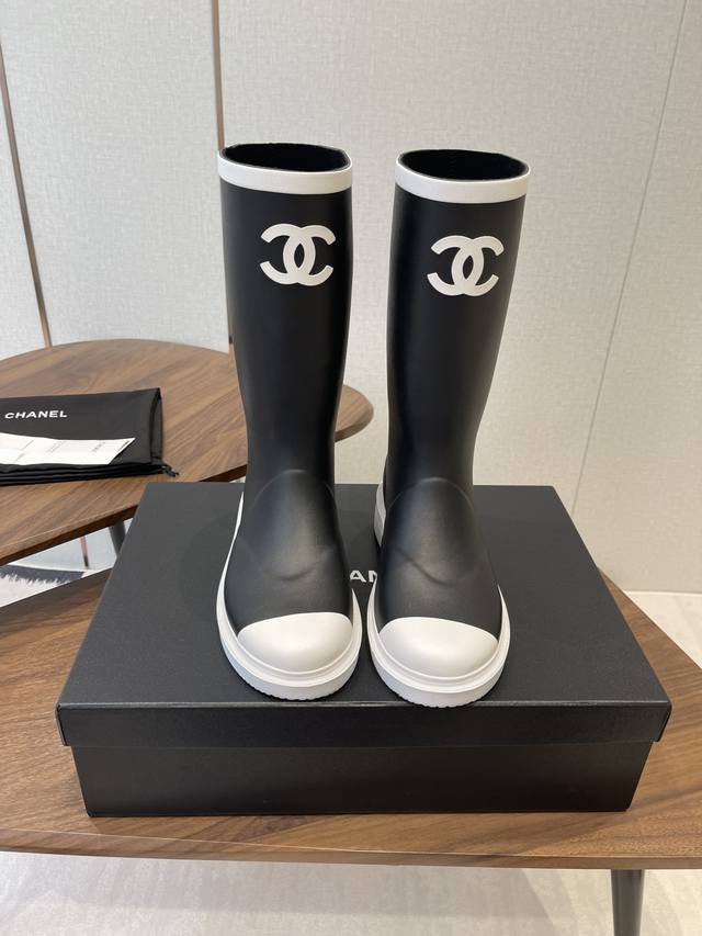 Chanel 25Ss Super Popular Rain Boots! I finally got my hands on a pair of these