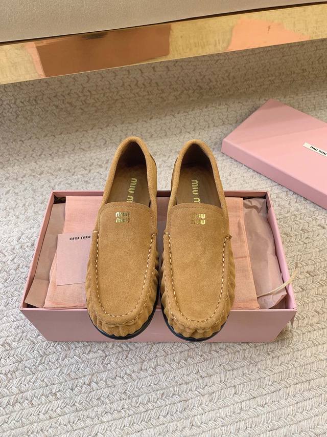 Miu Mi* * Spring/Summer 2025 New Suede Loafers Upper: Custom imported suede calf