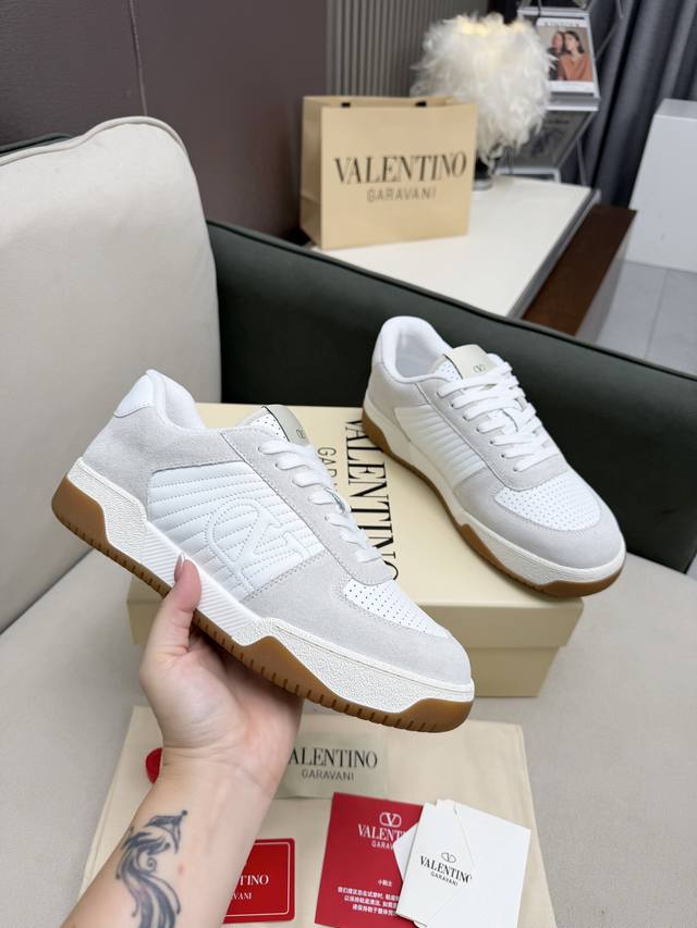 Factory Price (pp): 1:1 Top-of-the-line new design, new packaging! Valentino 20