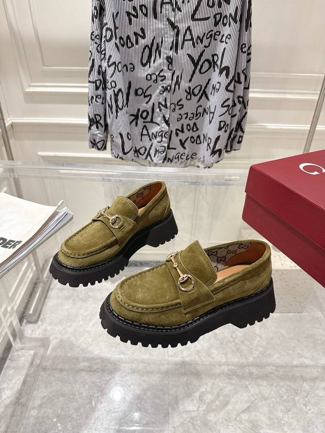 Factory Direct Gucci 2025 Autumn/Winter New Horsebit British Style Slip-on Plat